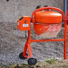Agregat do betoniarki 230V: Jak wybrać moc? Poradnik