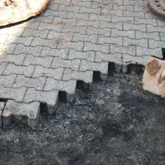 Piasek czy żwir pod kostkę? Wybierz idealną podsypkę!