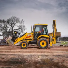 Ile pali JCB 3CX? Realne spalanie l/mth i jak oszczędzać