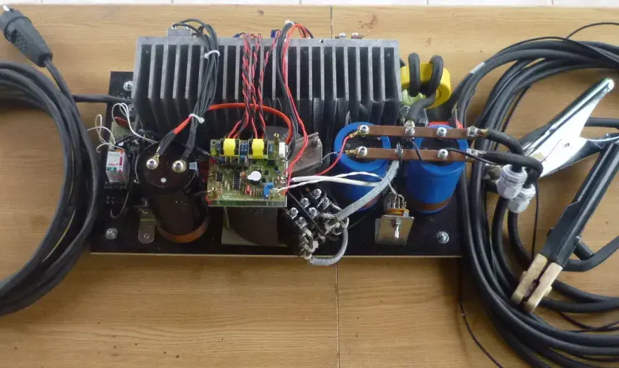Spawarka ile wat? Realny pobór mocy i instalacja elektryczna