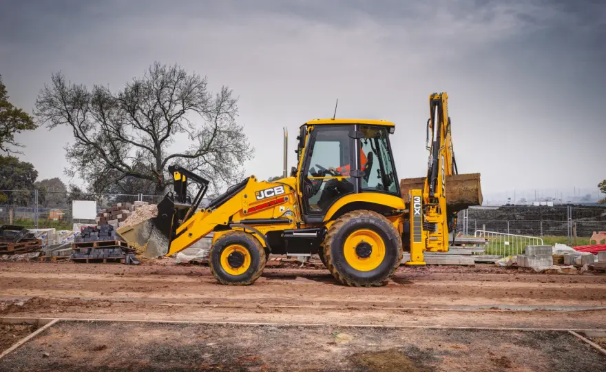 Ile pali JCB 3CX? Realne spalanie l/mth i jak oszczędzać